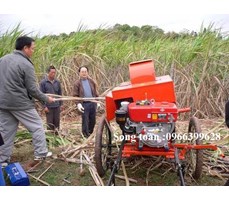 Máy tuốt lá mía và chặt ngọn Kamast 2018