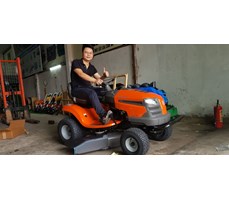 Máy cắt cỏ người lái HUSQVARNA TS 138