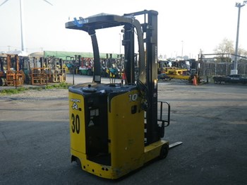 XE NÂNG ĐIỆN ĐỨNG LÁI HIỆU KOMATSU. MODEL: FB10RS-14 ( Hàng đã qua sử dụng )